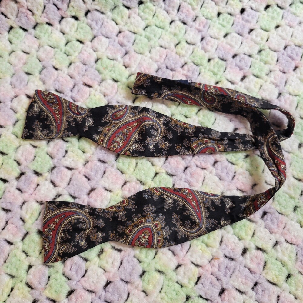Vintage True VTG All Silk 100% Black Paisley Bow Tie Adjustable Made In USA AOP